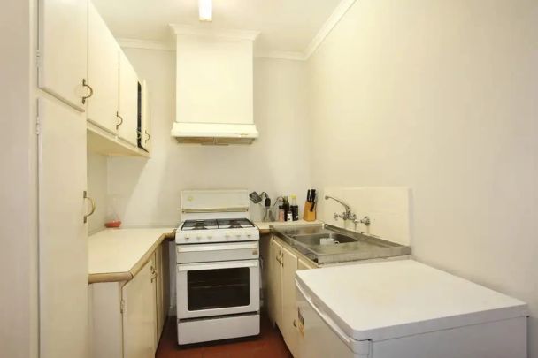 Unit 1/11 Holloway Street, - Photo 1