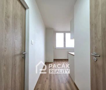Pronájem zrekonstruovaného bytu 1+1 s balkónem v Olomouci, ul. Hran... - Photo 1