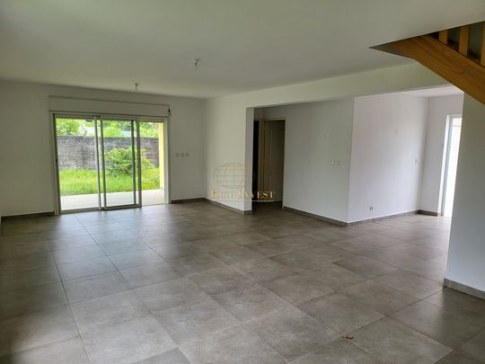 Location Maison 5 pièces 107m² BRAS PANON 97412 - Photo 1