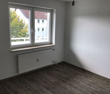 Helle und gräumige 3-Zimmer-Wohnung mit Tageslichtbad! - Foto 2