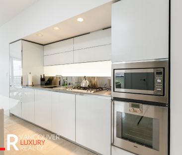 Condo in Downtown Vancouver, BC - Photo 4