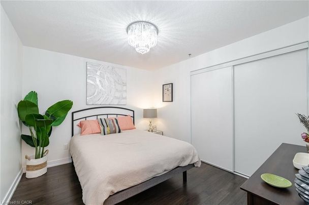 For Lease - 2486 Old Bronte Road Unit# 328, Oakville, Ontario - Photo 1