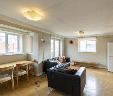 2 bedroom apartment to rent - Photo 4