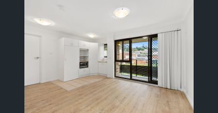 Quiet 1 Bedroom Apartment in a Fantastic Location - Photo 4