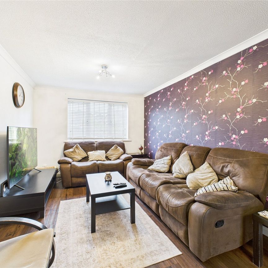 The Lilacs, Wokingham The Lilacs, Wokingham - Photo 2
