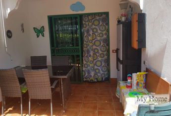 081-594 Renovated duplex style bungalow for rent in Maspalomas