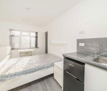 Studio to rent - Photo 6