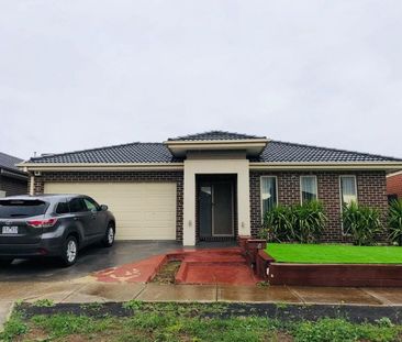 Freshly painted home in great location - Photo 1
