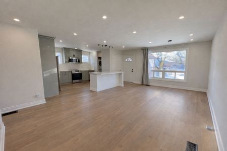 For Lease - 257 Axminster Drive Unit# Main Floor, Richmond Hill, Ontario - Photo 2