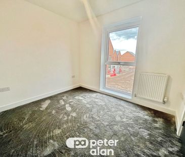 Dolomite Close, NEWPORT - Photo 2