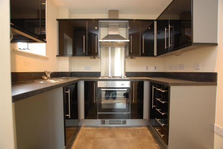 2 bedroom apartment to rent - Photo 4