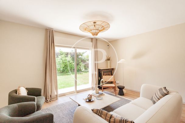 Family flat for rent in La Moraleja Urbanización (La Moraleja) - Photo 1