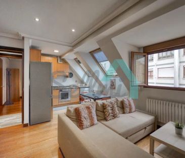 Alquiler de piso en Calle Campoamor - Photo 3