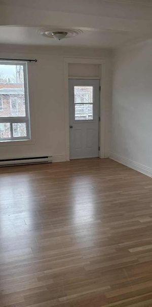 Grand 5 /12 à louer - Photo 1