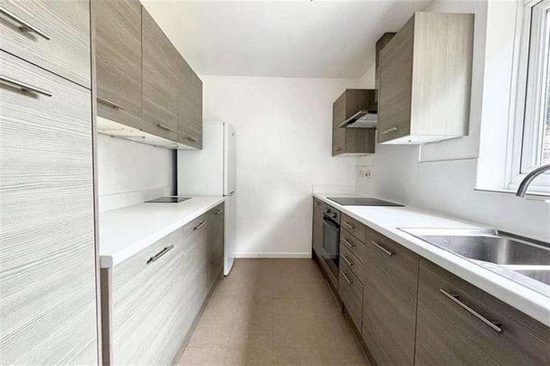 Stanmore, SO22 - Photo 1
