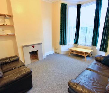 4 bedroom house to rent - Photo 1