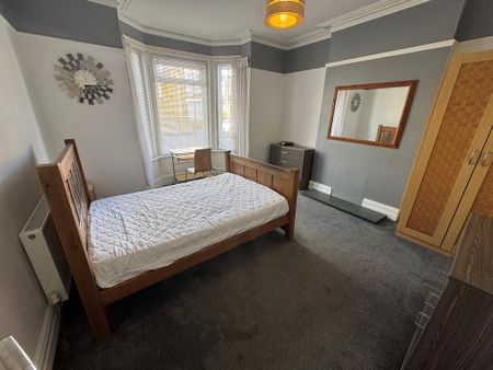 1 bedroom in a house share to rent - Photo 3