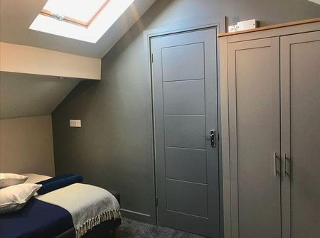 1 bedroom in a house share to rent - Photo 2