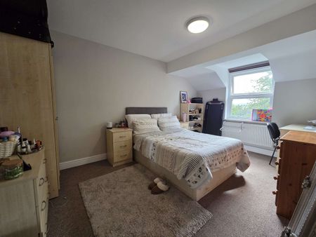 Flat 1e, 1 Broomgrove Crescent, Broomhill, S10 2LQ - Photo 2