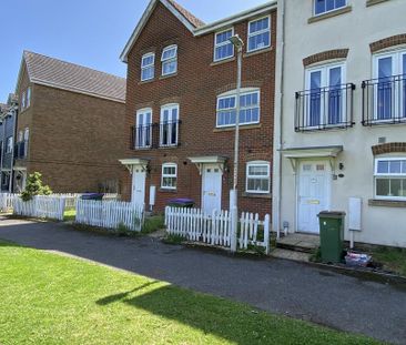 3 bedroom terraced house to rent - Photo 4