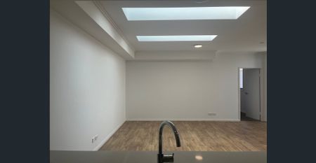 Spacious Two Bedroom Apartment in Rouse Hill - Must See! - Photo 3