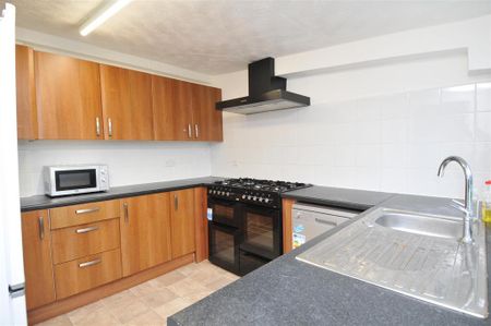 6 bedroom house to rent - Photo 4