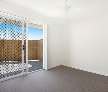 VILLA WITH 2 LIVING AREAS & GREAT VIEWS - Photo 4