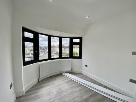 3 bedroom terraced house to rent - Photo 4