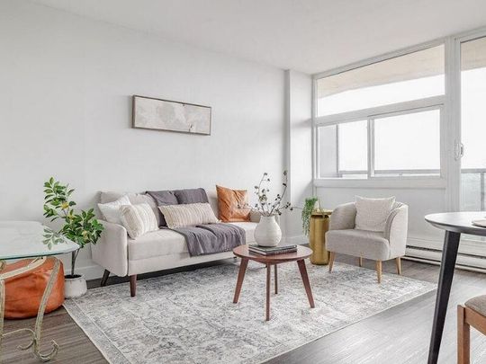 324 Cambridge Street N - Photo 1