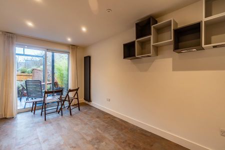 3 bedroom semi-detached house to rent - Photo 5