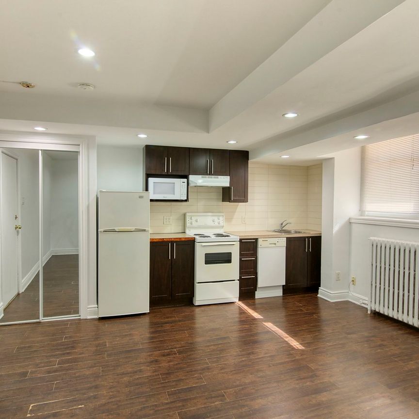 6211 Avenue Lennox - Photo 1