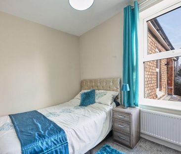 3 bedroom semi-detached house to rent - Photo 6