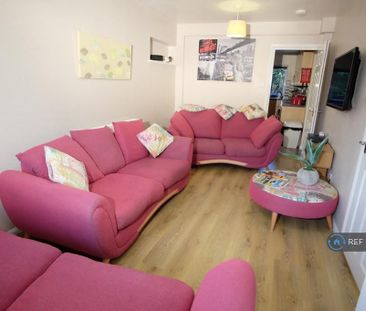 1 bedroom in a house share to rent - Photo 2