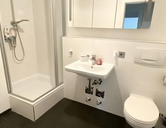 Moderne 2-Zimmer EG-Wohnung mit Garten & Garage in TopLage - Photo 1