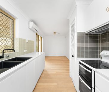 ROSSMOYNE SCHOOL ZONE @ $700 per week - Photo 1