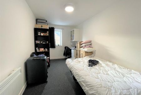 3 bedroom flat to rent - Photo 5