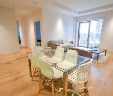 3 bedroom flat - Photo 2