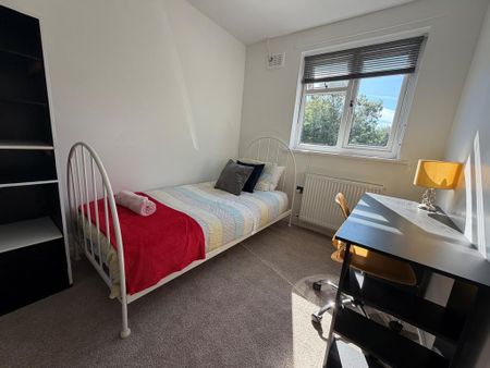 3 bedroom terraced house to rent - Photo 4