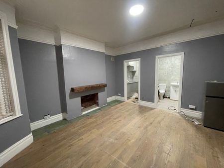 Studio Flat, Harrow View, HA1 - Photo 2