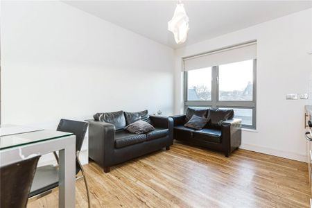 3 bedroom apartment to rent - Photo 2