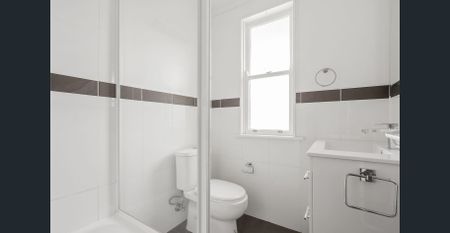 Comfortable Family Home in a Convenient Location - Photo 4