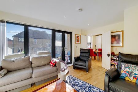 3 bedroom apartment to rent - Photo 3