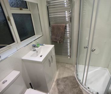 Queen Victoria Street, South Bank - P1438 - Photo 1