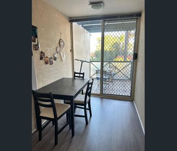 For Rent: Leafy Churchlands 2x1 Apartment with Pool + Balcony - Photo 3