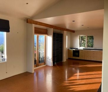Architectural design, light, views & privacy - Photo 2