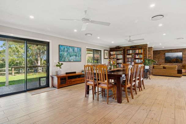 Spacious 4-Bedroom Acreage home with pool, shed and suitable for horses - Photo 1