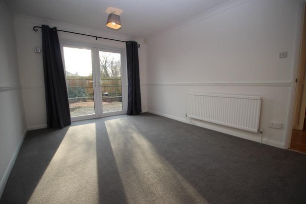 2 bedroom end of terrace house to rent - Photo 1
