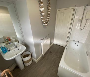 Blakeshall - Photo 3