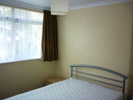 2 bedroom maisonette to rent - Photo 3