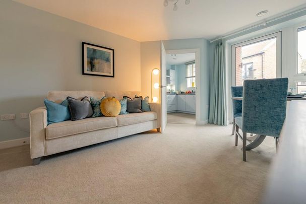 1 bedroom retirement property to rent - Photo 1
